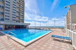 BeachfrontBliss - Penthouse 1BD Gulf + Lake Views