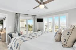 SeasideChateau-Walk to beaches|Private pools!