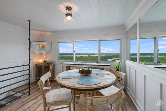 BeachfrontBliss - Penthouse 1BD Gulf + Lake Views