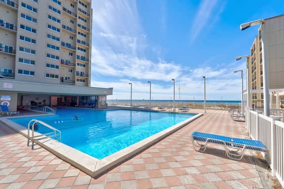 BeachfrontBliss - Penthouse 1BD Gulf + Lake Views
