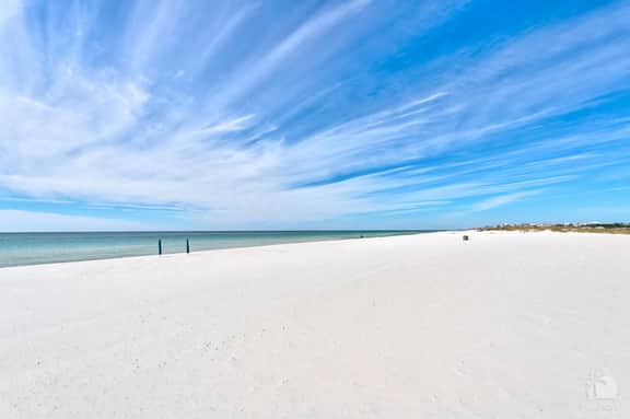 BeachfrontBliss - Penthouse 1BD Gulf + Lake Views