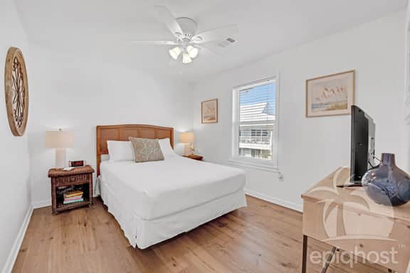 SurfsideVilla-Gorgeous 3BR/2BA - Steps from Sand!