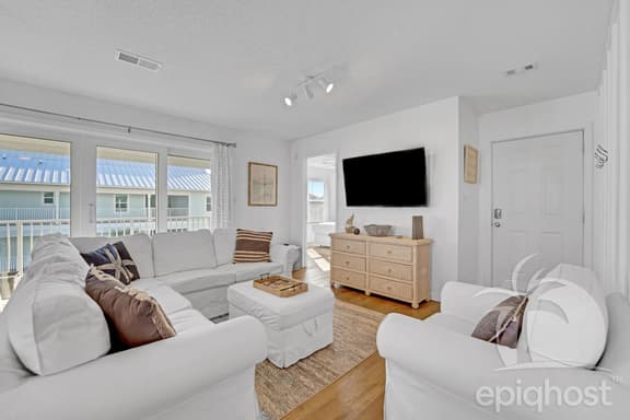 SurfsideVilla-Gorgeous 3BR/2BA - Steps from Sand!
